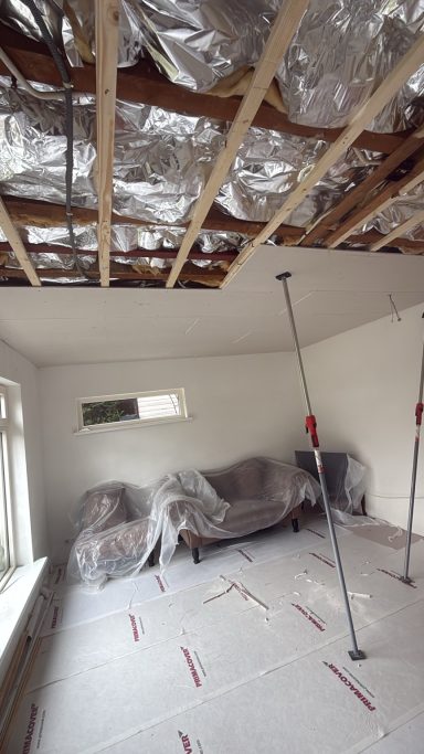 Binnenrenovatie en afbouw Binnenrenovatie tijdens de afbouw door SVB Klussenbedrijf